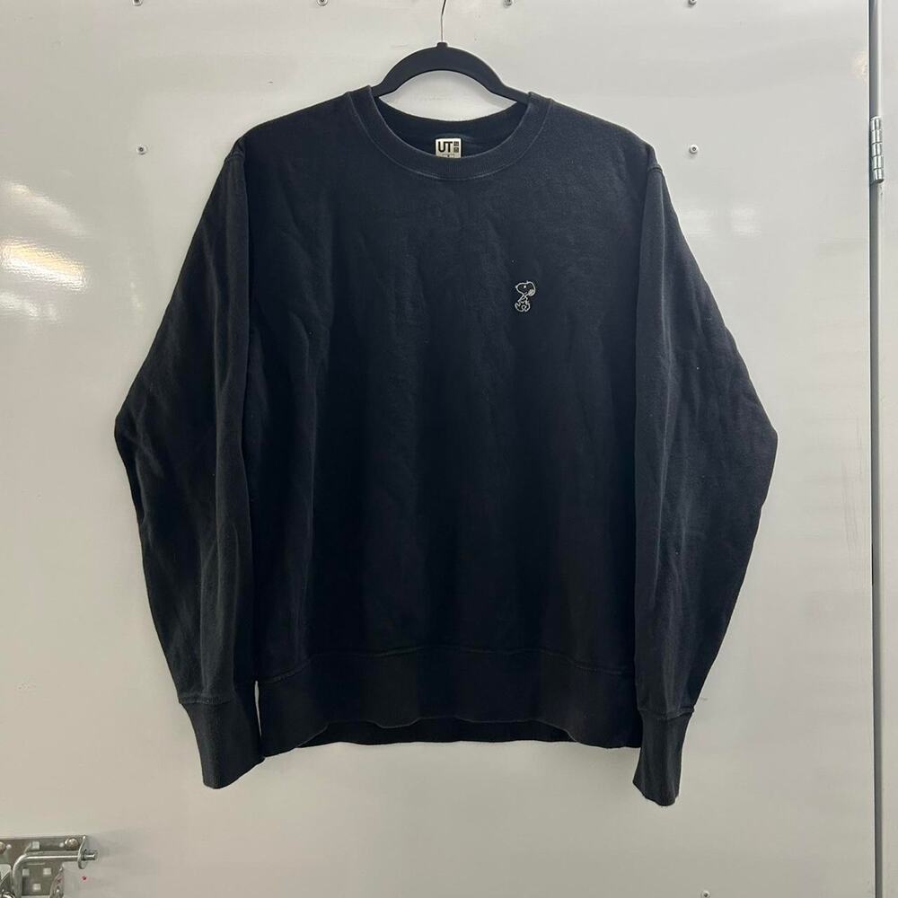 Kaws x Uniqlo Snoopy black crewneck sweatshirt